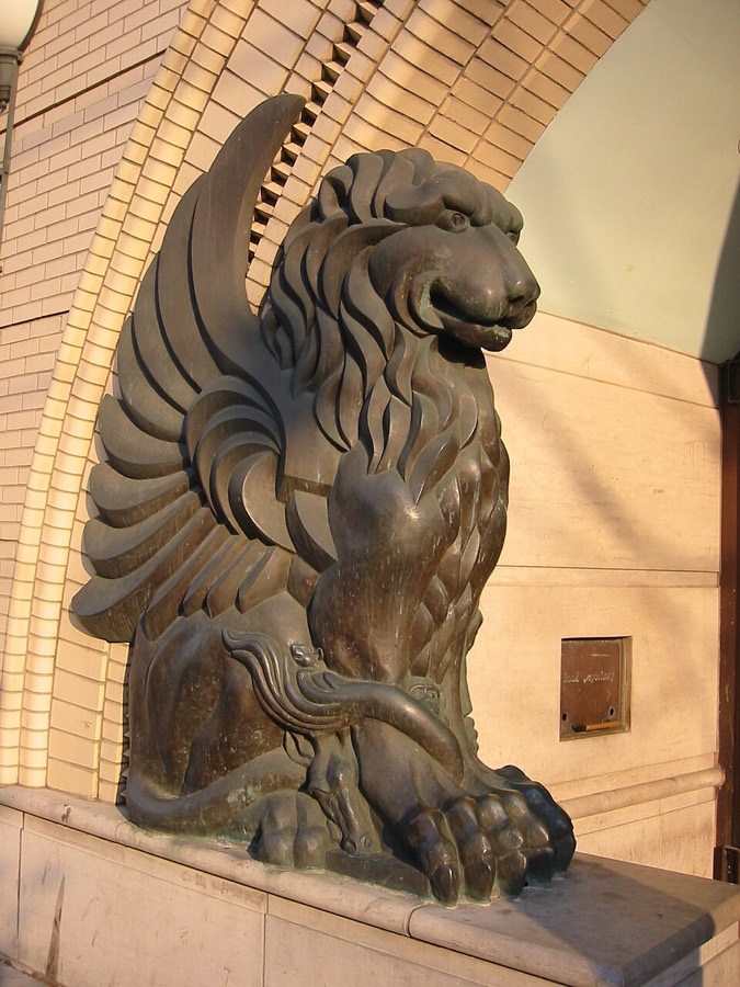Griffin statue at the Lillian H. Smith library entrance